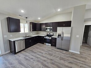 632 Prospect St in Osage City, KS - Building Photo - Building Photo