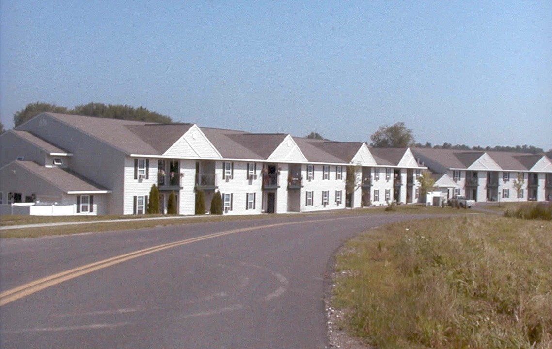 Schuyler Crossing Apartments in Pine Bush, NY - Foto de edificio