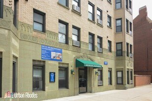 555 W Arlington Pl, Unit A04C in Chicago, IL - Building Photo