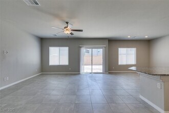 945 Willow Berry Ave in North Las Vegas, NV - Building Photo - Building Photo