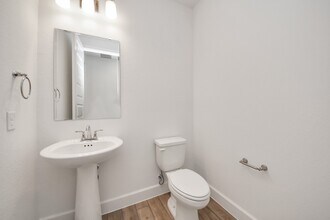 5806 Pink Coral Ln in Manvel, TX - Building Photo - Building Photo