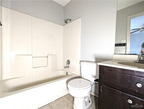 9 West Dr in Edinburg, TX - Building Photo - Building Photo
