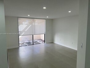 10686 SW 79th Terrace in Miami, FL - Building Photo - Building Photo