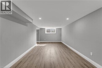 143 Highridge Ave in Hamilton, ON - Building Photo - Building Photo