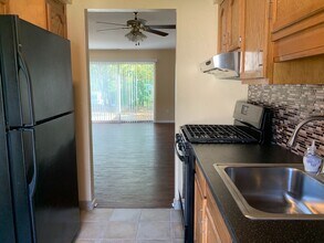 502 College Park Dr in Coraopolis, PA - Building Photo - Building Photo