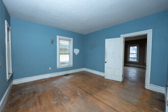 15-17 Whitman Ave in Whitman, MA - Building Photo - Interior Photo