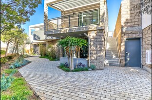 7606 Girard Ave in San Diego, CA - Building Photo