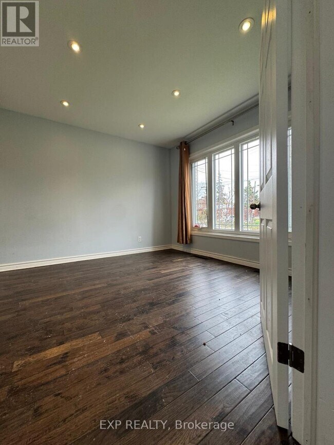 374 Morrish Rd in Toronto, ON - Building Photo - Building Photo