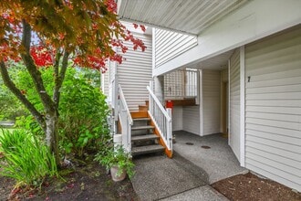4133 156th St SW in Lynnwood, WA - Foto de edificio - Building Photo