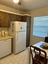 221 Lake Meryl Dr in West Palm Beach, FL - Building Photo - Building Photo