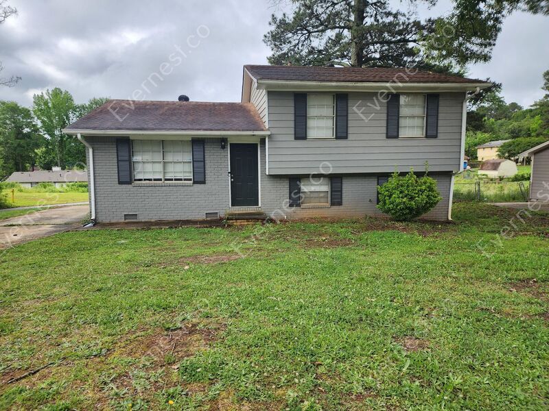 229 W Canterbury Dr Photo