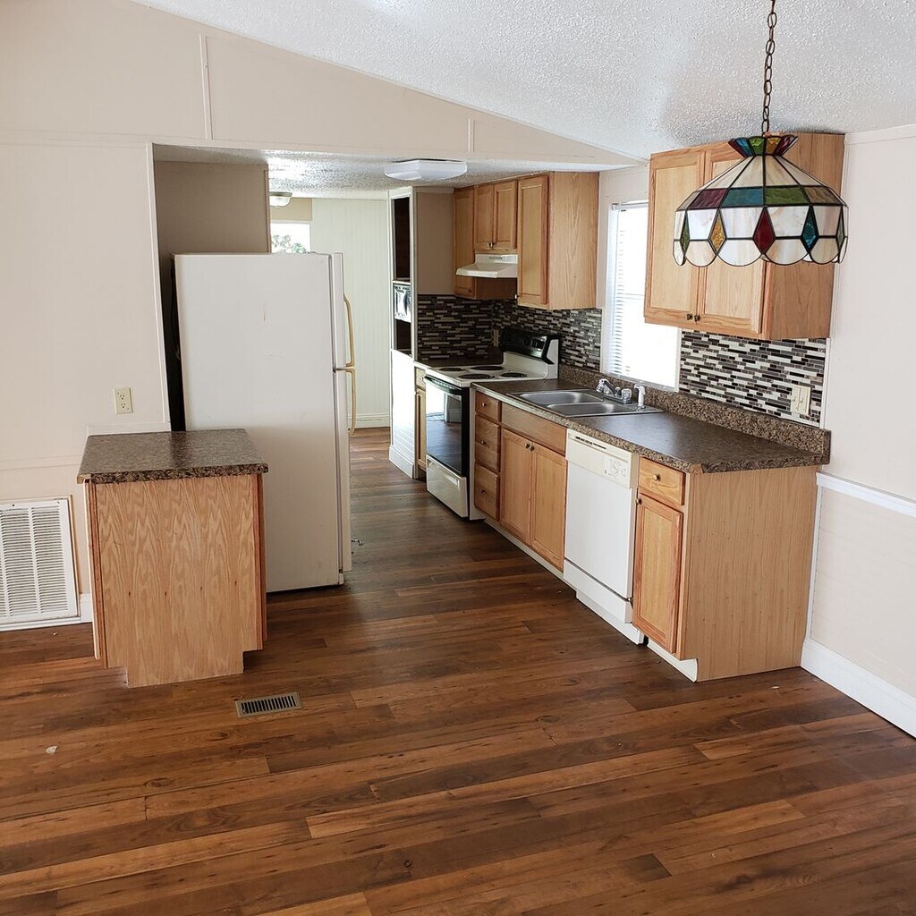 23708 Doane Ave Rentals in Sorrento, FL