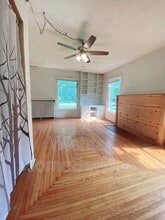303 E Cortland St in Avon, IL - Building Photo - Building Photo