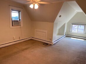 133 Upham St, Unit #3 in Melrose, MA - Building Photo - Building Photo