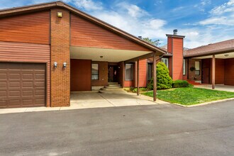 1310 E 1990 S, Unit 23 in Ogden, UT - Foto de edificio - Building Photo