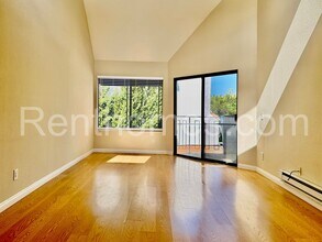 8308 Regents Rd in San Diego, CA - Building Photo - Building Photo