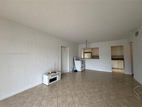 14034 SW 90th Ave in Miami, FL - Building Photo - Building Photo