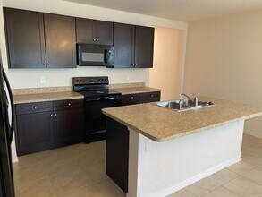 2914 Blue Shrs Wy in New Smyrna Beach, FL - Building Photo - Building Photo