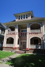 126-128-128 Laburnam Crescent in Rochester, NY - Building Photo - Building Photo