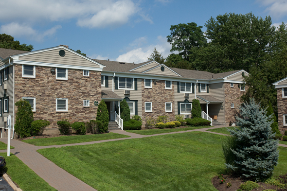 Fairfield At Smithtown in Smithtown, NY - Building Photo - Building Photo