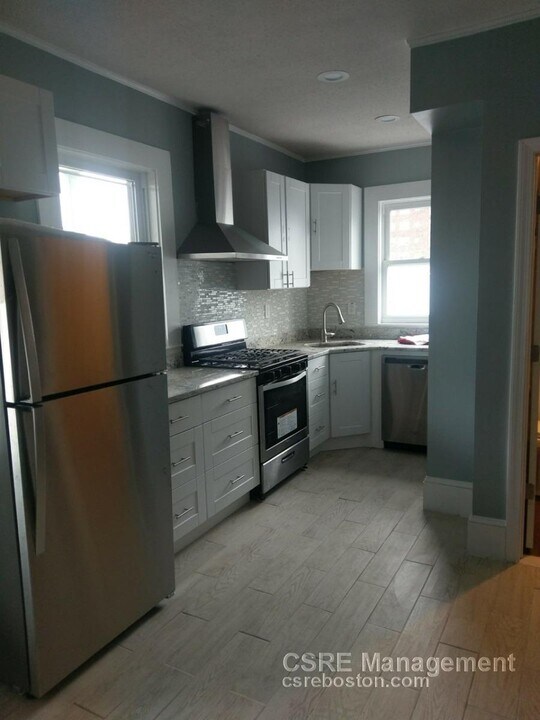 1293 Cambridge St, Unit 1 in Cambridge, MA - Foto de edificio