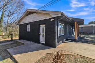 2958 Holcomb Ct in East Point, GA - Building Photo - Building Photo