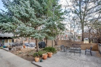 50 N Clarkson St in Denver, CO - Building Photo - Building Photo