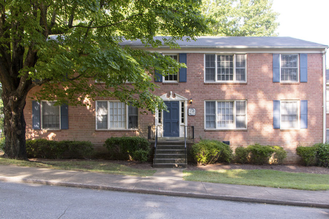 Princeton Circle West Apartments in Lynchburg, VA - Foto de edificio - Building Photo