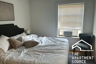 1913 W Larchmont Ave in Chicago, IL - Foto de edificio - Building Photo