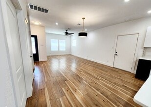 1551 Paso Hondo St in San Antonio, TX - Building Photo - Building Photo