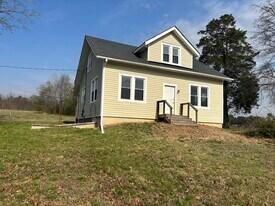 9710 Chester Rd in Chester, VA - Building Photo