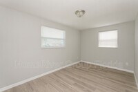 4802 Bonton Dr photo'