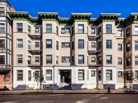65 Burbank St in Boston, MA - Building Photo