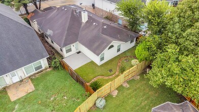 16510 Bluff Springs Dr in Houston, TX - Building Photo - Building Photo