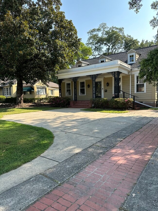 property at 1120 Lockwood Ave
