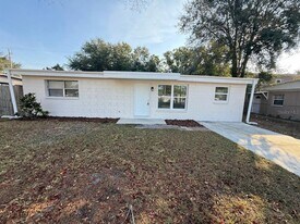 3224 Delray Dr in Tampa, FL - Building Photo