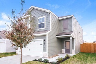 8207 Blooming Meadow Ln in Houston, TX - Building Photo - Building Photo