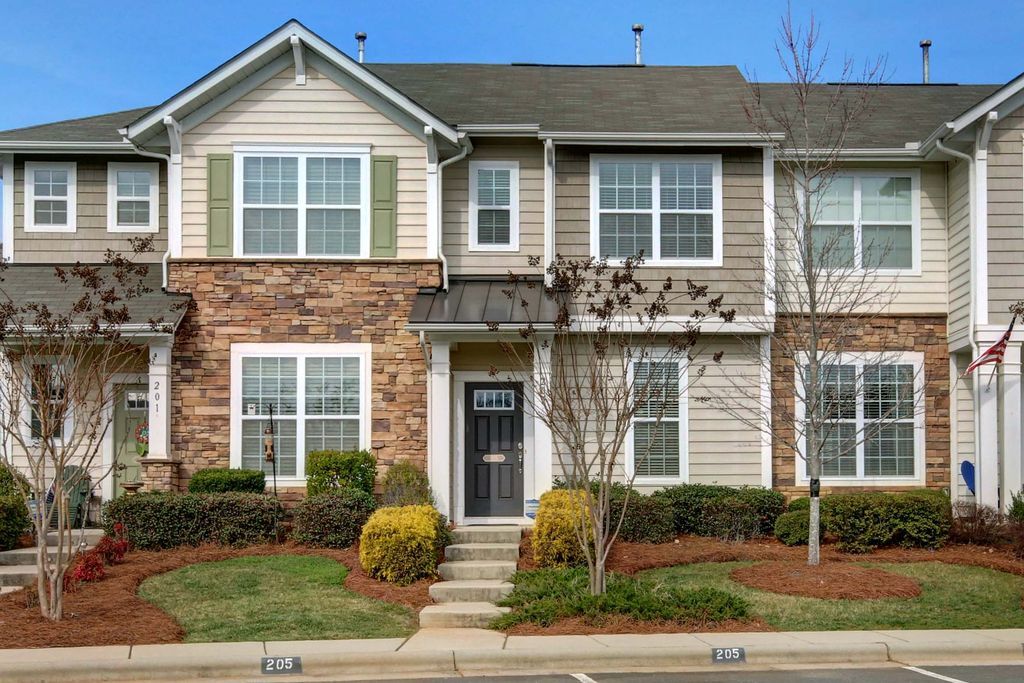 205 Spring Gardens Drive in Belmont, NC - Building Photo