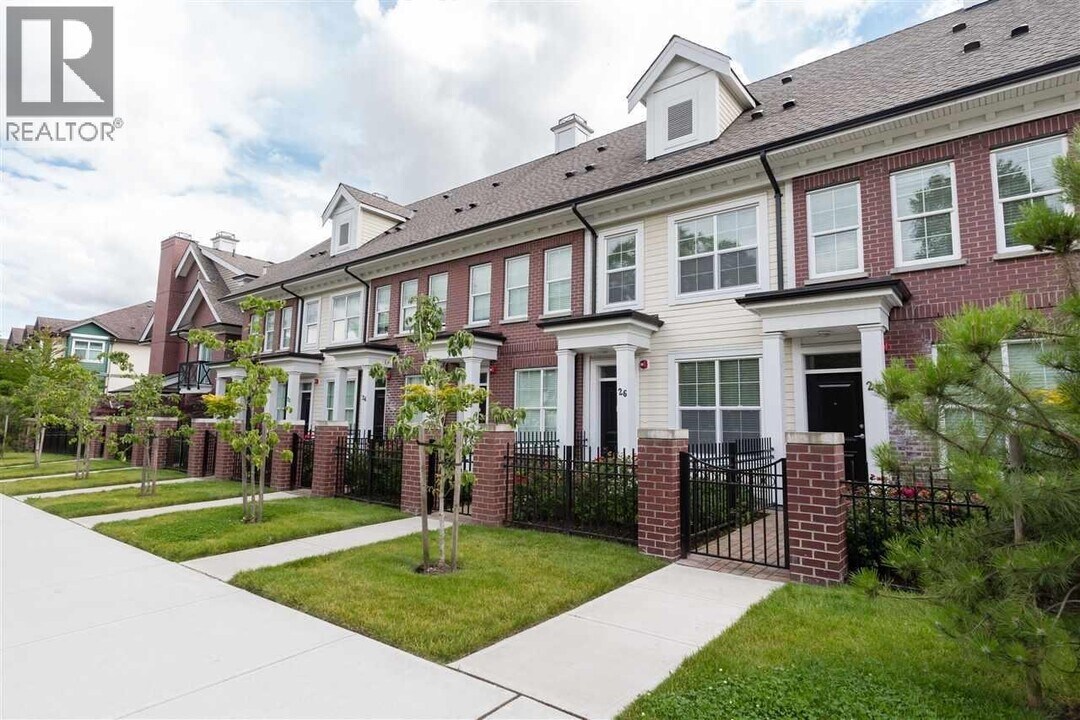 7458 Britton St in Burnaby, BC - Building Photo