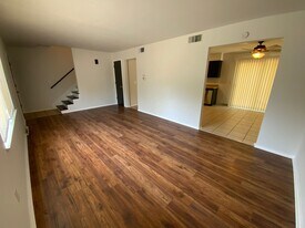 409-411-411 Brewer Dr in Columbia, MO - Building Photo