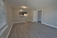 3631 N MacGregor Way photo'