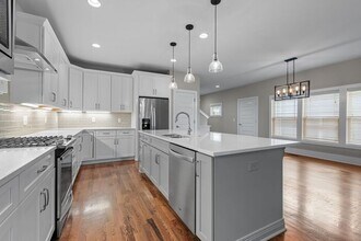 835B Gale Ln in Nashville, TN - Building Photo - Building Photo