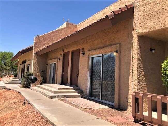 2121 W Royal Palm Rd in Phoenix, AZ - Building Photo - Building Photo
