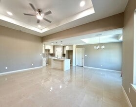 3411 Elmira Ave in McAllen, TX - Foto de edificio - Building Photo