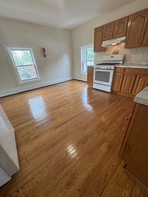 10 Jerome Ave, Unit 3rd floor in Belleville, NJ - Foto de edificio