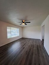 233 Vineyard Ave in Madera, CA - Building Photo - Building Photo