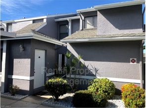 4626 SE 5th Pl in Cape Coral, FL - Building Photo - Building Photo