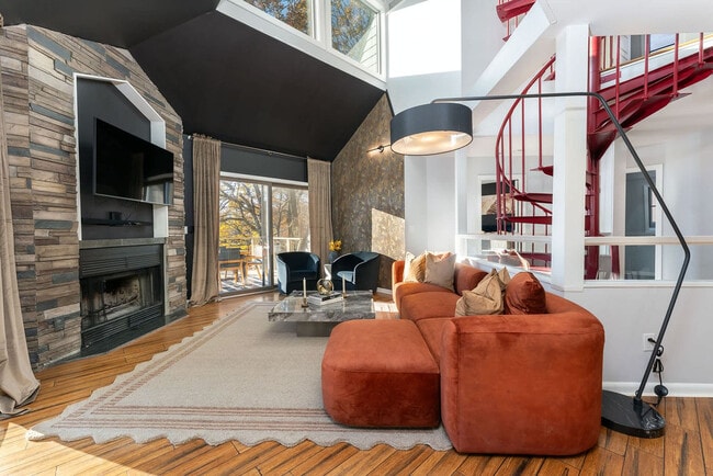 585 Granny Lewis Ln in Mars Hill, NC - Building Photo - Building Photo