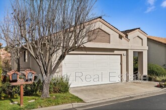 5108 E Lakeshore Dr in San Ramon, CA - Foto de edificio - Building Photo