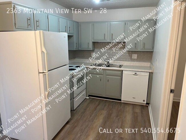 2363 Mountain View Terrace SW in Roanoke, VA - Building Photo - Building Photo